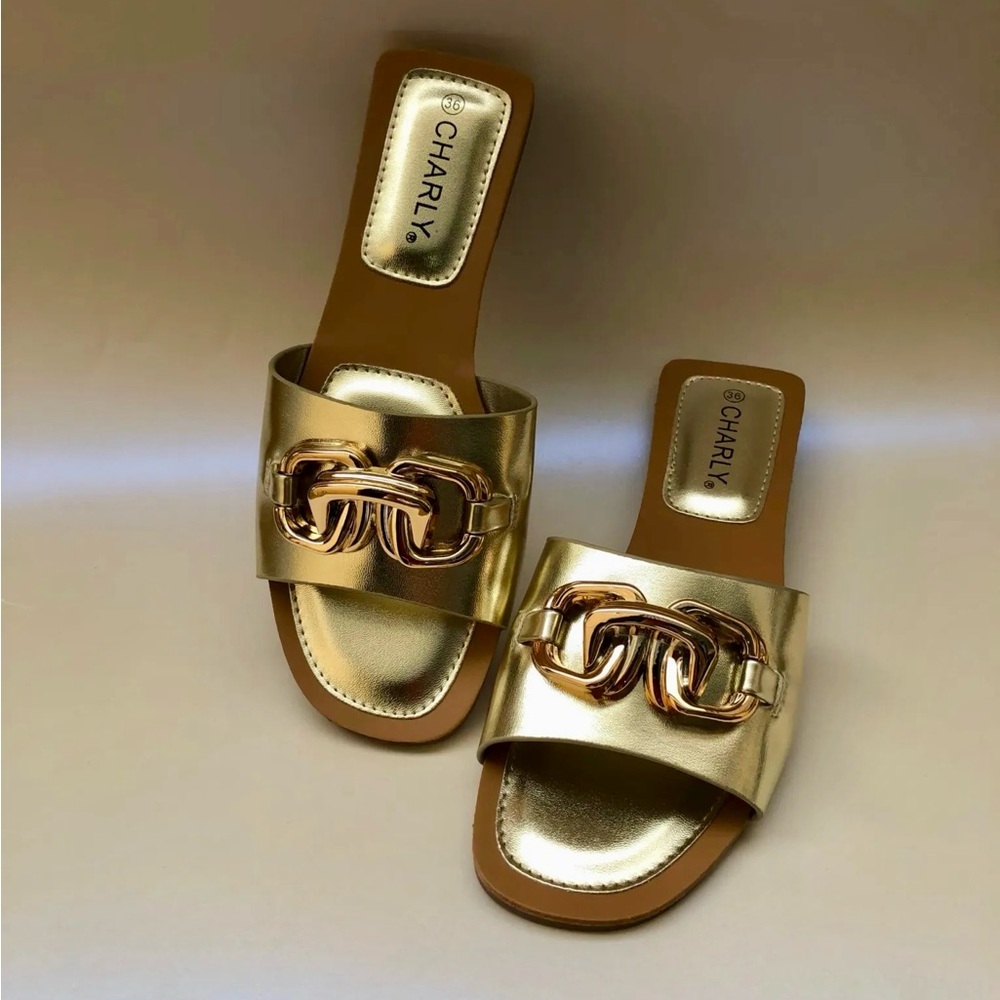 Modern Glam Size 37 Slide Sandals Metallic Gold‎ Chain Detail
